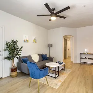 Apartment 2br Kierland Commons Golf Oasis By Cozysuites!, Scottsdale